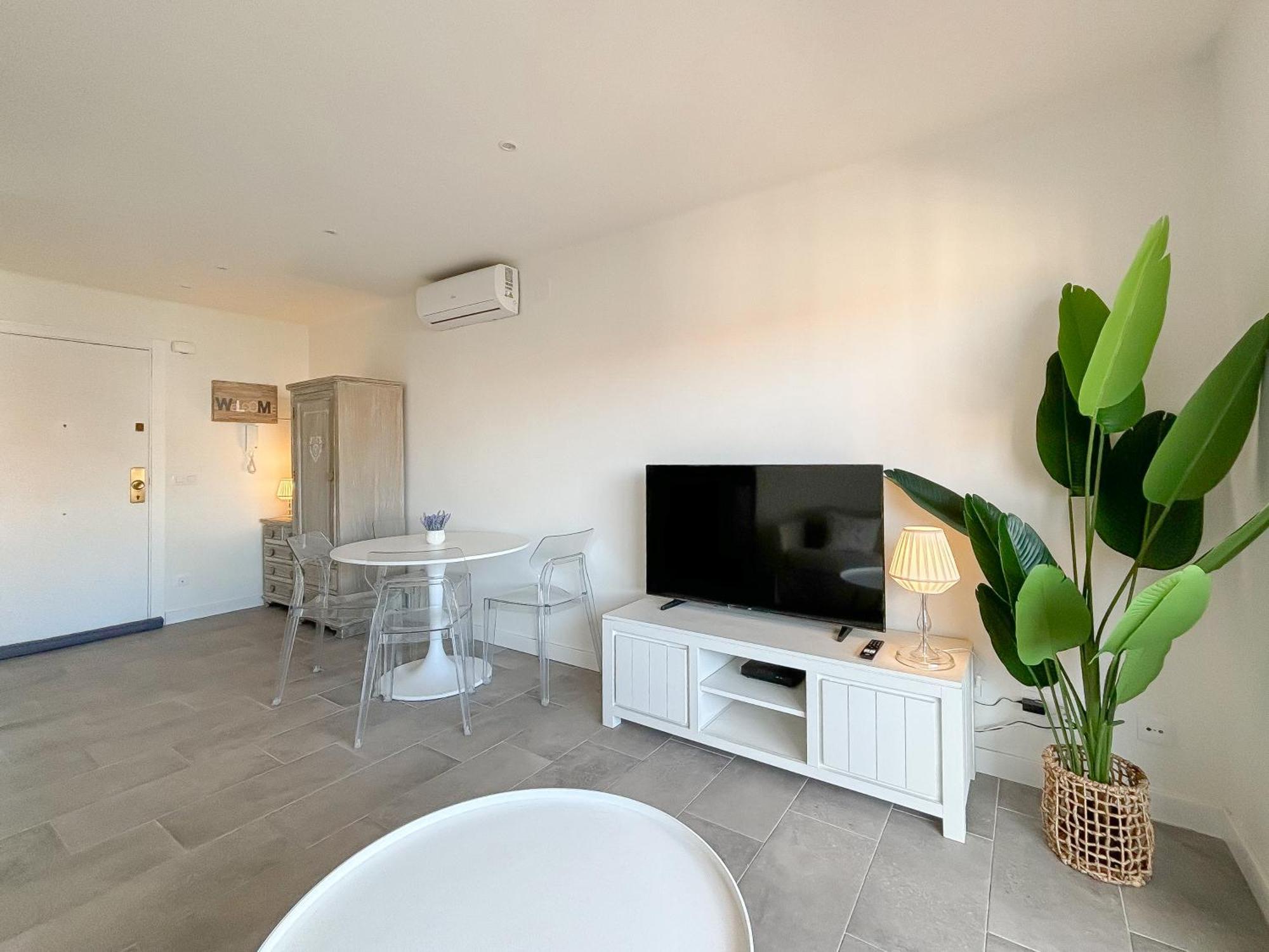 Clauhomes Center Apartamento *